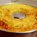 A pamonha de forno é uma receita simples, saborosa e que traz todo o aconchego da comida caseira.