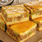 A torta de carne moída é um prato delicioso, fácil de fazer e ideal para aqueles dias em que você quer uma refeição completa, mas sem muito trabalho na cozinha.